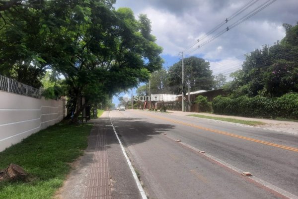 Terreno à venda com 730m² no bairro Campeche em Florianópolis