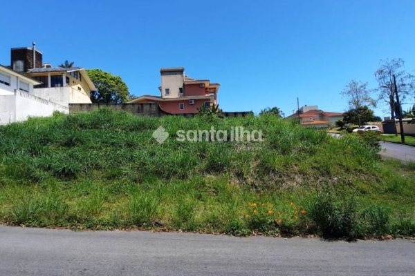 Terreno à venda com 854m², 1 vaga no bairro João Paulo em Florianópolis