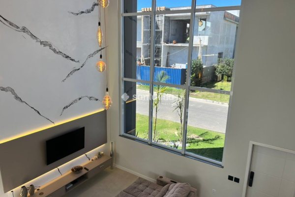 Casa em Condomínio à venda com 360m², 4 quartos, 4 suítes, 4 vagas no bairro Campeche em Florianópolis