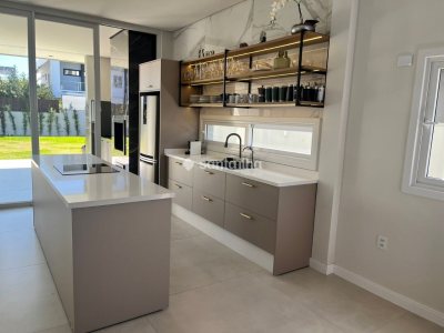 Casa em Condomínio à venda com 360m², 4 quartos, 4 suítes, 4 vagas no bairro Campeche em Florianópolis - Foto 8