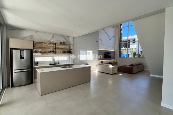 Casa em Condomínio à venda com 360m², 4 quartos, 4 suítes, 4 vagas no bairro Campeche em Florianópolis