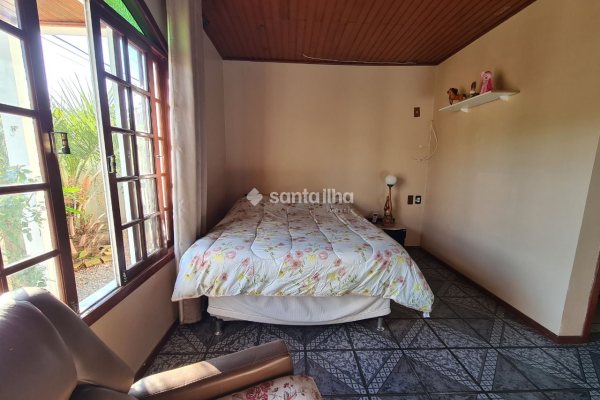 Casa à venda com 521m², 5 quartos, 3 suítes, 4 vagas no bairro Morro das Pedras em Florianópolis