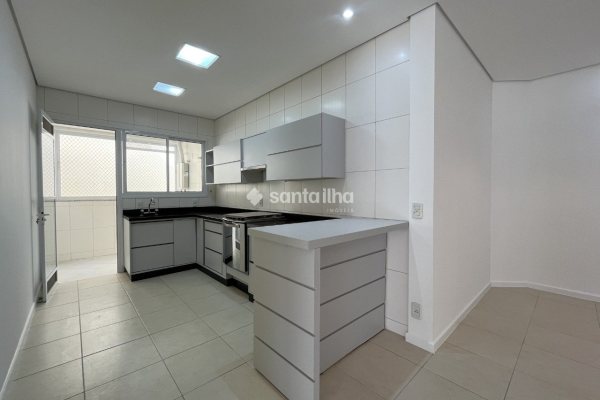 Apartamento para alugar com 127m², 3 quartos, 2 suítes, 2 vagas no bairro Rio Tavares em Florianópolis