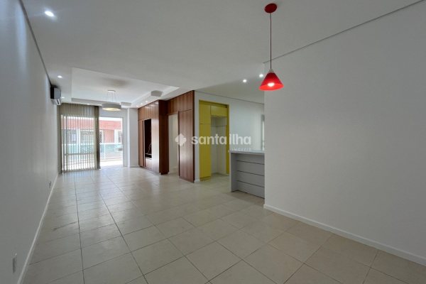 Apartamento para alugar com 127m², 3 quartos, 2 suítes, 2 vagas no bairro Rio Tavares em Florianópolis