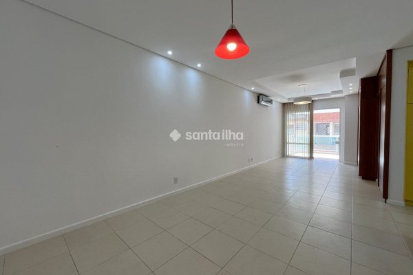 Apartamento para alugar com 127m², 3 quartos, 2 suítes, 2 vagas no bairro Rio Tavares em Florianópolis