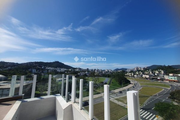 Apartamento à venda com 59m², 2 quartos, 1 suíte, 1 vaga no bairro Pantanal em Florianópolis