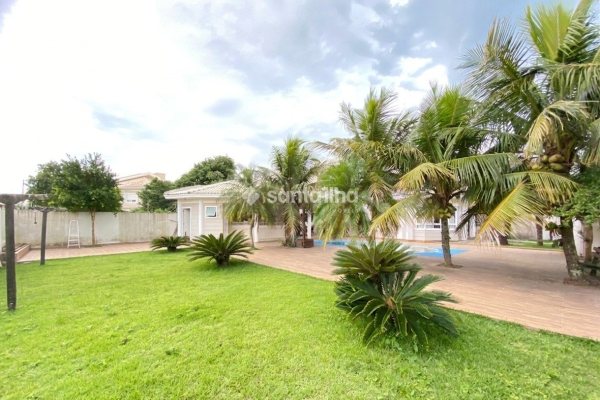 Casa à venda com 217m², 3 quartos, 1 suíte, 2 vagas no bairro Morro das Pedras em Florianópolis