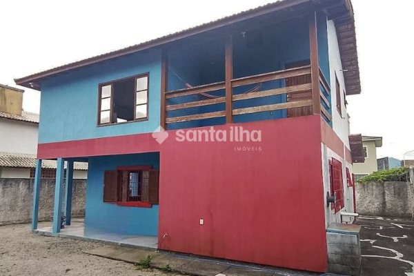 Casa à venda com 180m², 3 quartos, 1 suíte, 2 vagas no bairro Campeche em Florianópolis