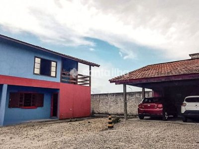 Casa à venda com 180m², 3 quartos, 1 suíte, 2 vagas no bairro Campeche em Florianópolis - Foto 2