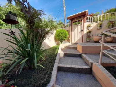 Casa à venda com 320m², 3 quartos, 1 suíte, 3 vagas no bairro Lagoa da Conceição em Florianópolis - Foto 4