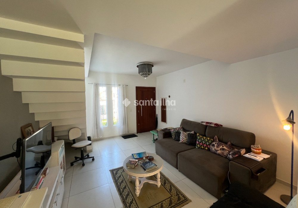 Casa à venda com 114m², 3 quartos, 1 suíte, 2 vagas no bairro Campeche em Florianópolis - Foto 1