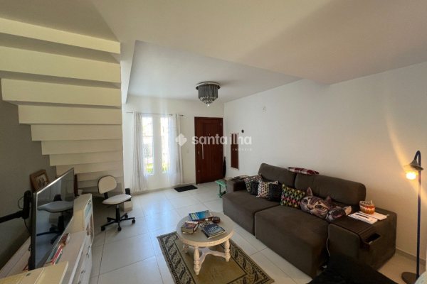 Casa à venda com 114m², 3 quartos, 1 suíte, 2 vagas no bairro Campeche em Florianópolis