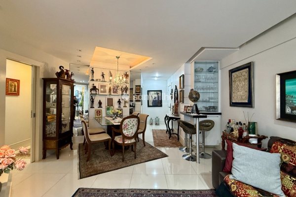 Apartamento à venda com 110m², 4 quartos, 2 vagas no bairro João Paulo em Florianópolis