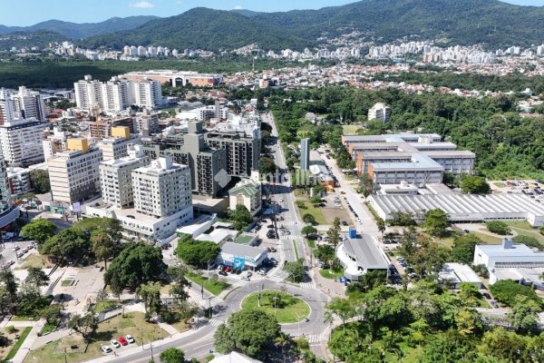 Sala/Conjunto à venda com 26m², 1 vaga no bairro Trindade em Florianopolis