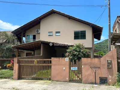 Casa à venda com 123m², 2 quartos, 2 suítes, 2 vagas no bairro Campeche em Florianópolis - Foto 2