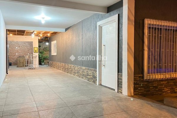 Casa à venda com 174m², 4 quartos, 1 suíte, 2 vagas no bairro Morro das Pedras em Florianópolis