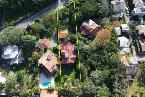 Terreno à venda com 200m², 3 quartos, 1 suíte, 3 vagas no bairro Rio Tavares em Florianópolis