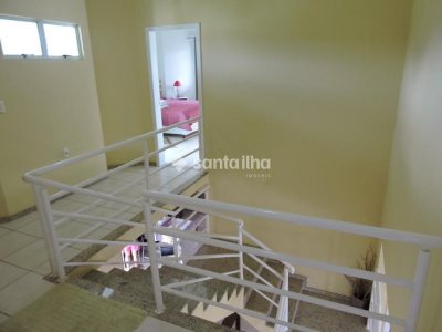 Casa à venda com 245m², 4 quartos, 1 suíte, 2 vagas no bairro Campeche em Florianópolis - Foto 15