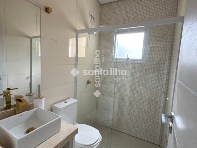 Casa à venda com 250m², 3 quartos, 2 suítes, 3 vagas no bairro Armação em Florianópolis - Foto 4