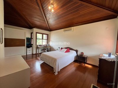 Casa em Condomínio à venda com 199m², 4 quartos, 1 suíte, 2 vagas no bairro Rio Tavares em Florianópolis - Foto 13