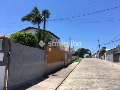 Casa à venda com 360m², 10 quartos, 5 suítes, 5 vagas no bairro Rio Tavares em Florianópolis - Foto 3