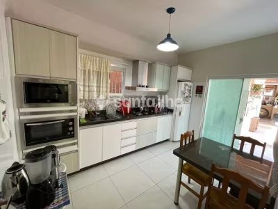 Casa para alugar com 180m², 4 quartos, 2 suítes, 3 vagas no bairro Campeche em Florianópolis - Foto 6