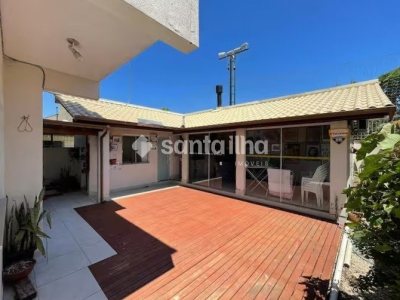 Casa para alugar com 180m², 4 quartos, 2 suítes, 3 vagas no bairro Campeche em Florianópolis - Foto 30
