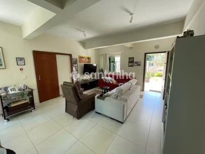 Casa para alugar com 180m², 4 quartos, 2 suítes, 3 vagas no bairro Campeche em Florianópolis - Foto 4