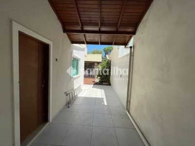 Casa para alugar com 180m², 4 quartos, 2 suítes, 3 vagas no bairro Campeche em Florianópolis - Foto 26