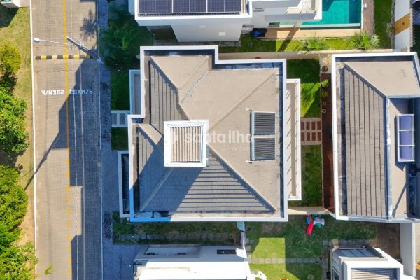 Casa em Condomínio à venda com 323m², 3 quartos, 3 suítes, 2 vagas no bairro Campeche em Florianópolis