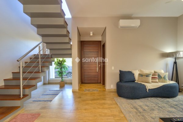 Casa em Condomínio à venda com 323m², 3 quartos, 3 suítes, 2 vagas no bairro Campeche em Florianópolis