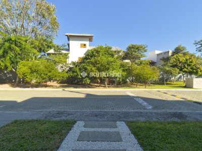 Casa em Condomínio à venda com 323m², 3 quartos, 3 suítes, 2 vagas no bairro Campeche em Florianópolis - Foto 41