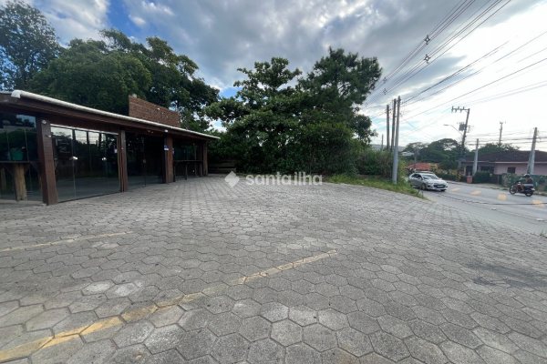 Terreno Comercial para alugar com 910m² no bairro Rio Tavares em Florianópolis