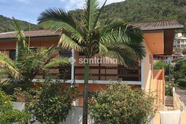 Pousada à venda com 325m², 6 quartos, 6 vagas no bairro Pântano do Sul em Florianópolis