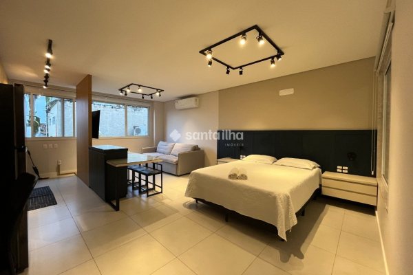 Apartamento para alugar com 40m², 1 quarto, 1 vaga no bairro Lagoa da Conceição em Florianópolis