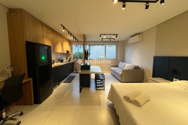 Apartamento para alugar com 40m², 1 quarto, 1 vaga no bairro Lagoa da Conceição em Florianópolis