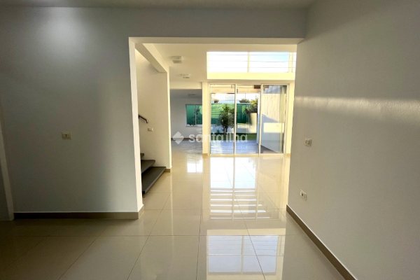 Casa em Condomínio à venda com 227m², 3 quartos, 1 suíte, 2 vagas no bairro Campeche Leste em Florianópolis