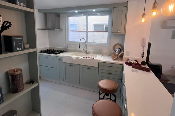 Casa em Condomínio à venda com 101m², 3 quartos, 1 suíte, 2 vagas no bairro Morro das Pedras em Florianópolis