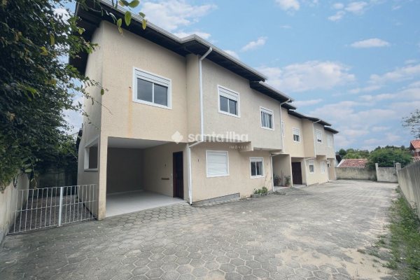 Casa para alugar com 80m², 2 quartos, 1 vaga no bairro Campeche em Florianópolis