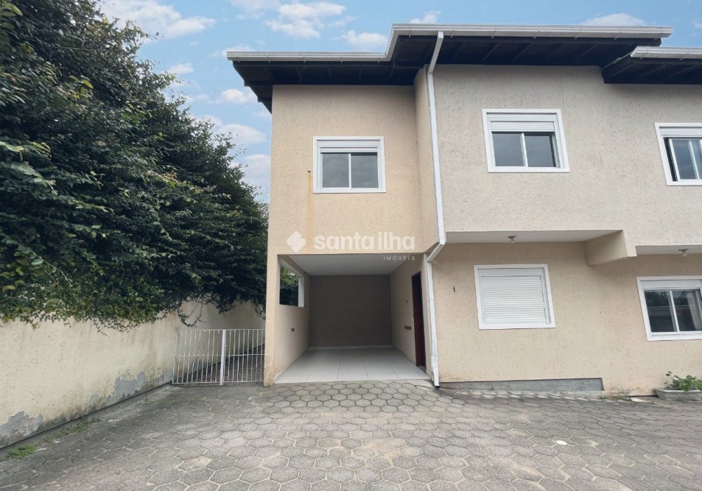 Casa para alugar com 80m², 2 quartos, 1 vaga no bairro Campeche em Florianópolis - Foto 1