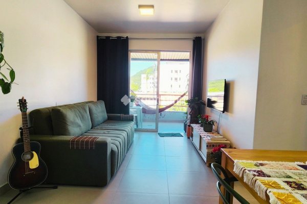 Apartamento à venda com 64m², 2 quartos, 1 vaga no bairro Barra da Lagoa em Florianópolis