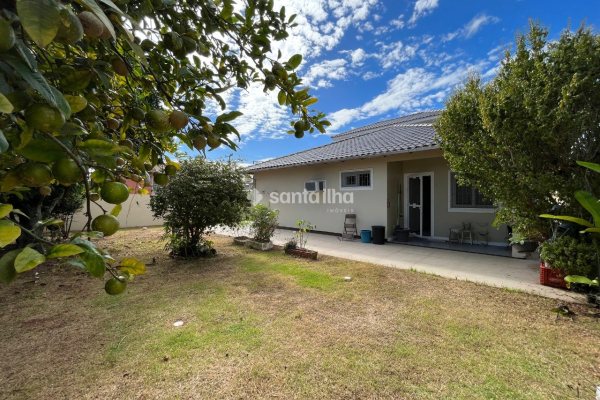 Casa Comercial para alugar com 163m², 2 quartos, 1 suíte, 2 vagas no bairro Campeche em Florianópolis