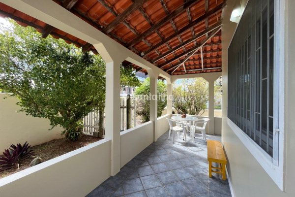 Casa Comercial para alugar com 163m², 2 quartos, 1 suíte, 2 vagas no bairro Campeche em Florianópolis