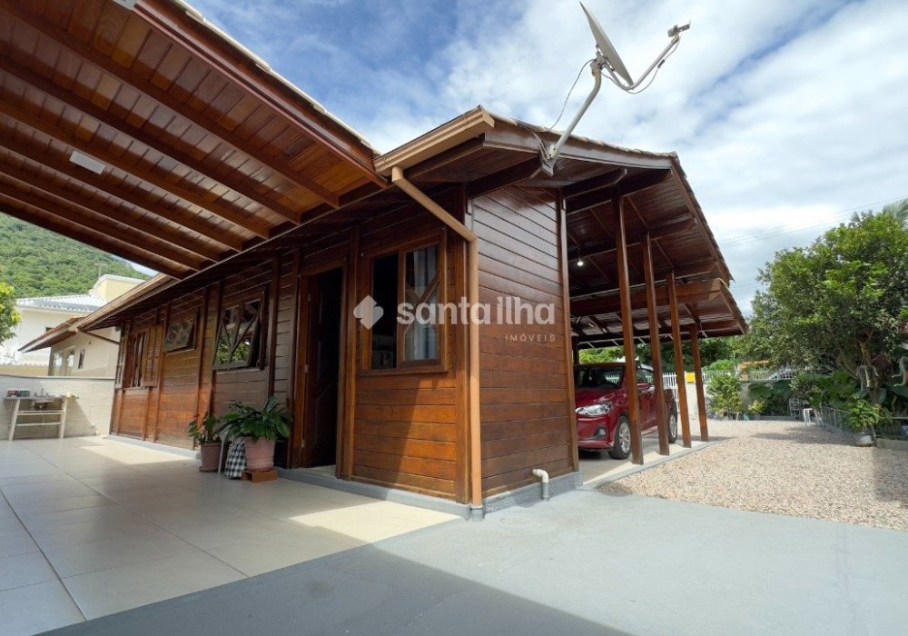 Casa à venda com 120m², 3 quartos, 4 vagas no bairro Ribeirão da Ilha em Florianópolis - Foto 1
