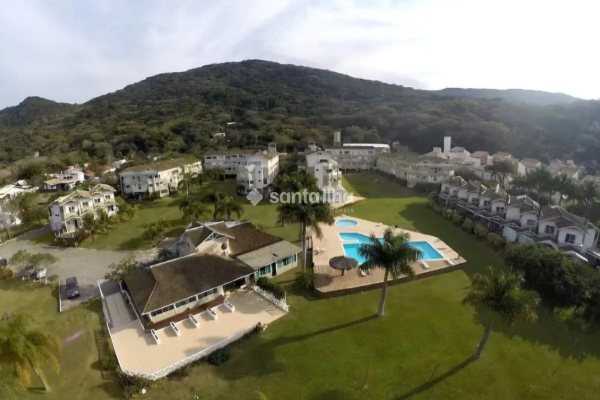 Apartamento à venda com 64m², 1 quarto, 1 vaga no bairro Lagoa da Conceição em Florianópolis