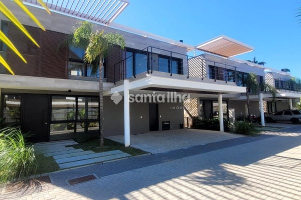 Casa em Condomínio à venda com 341m², 4 quartos, 4 suítes, 2 vagas no bairro Lagoa da Conceição em Florianópolis