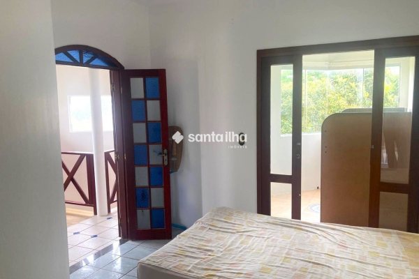 Casa para alugar com 130m², 2 quartos, 2 suítes, 2 vagas no bairro Rio Tavares em Florianopolis