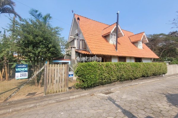 Casa à venda com 97m², 3 quartos, 1 suíte, 4 vagas no bairro Tapera em Florianópolis
