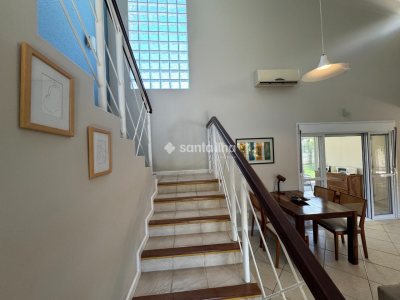 Casa em Condomínio à venda com 264m², 4 quartos, 4 suítes, 2 vagas no bairro Lagoa da Conceição em Florianópolis - Foto 24