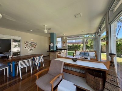 Casa em Condomínio à venda com 264m², 4 quartos, 4 suítes, 2 vagas no bairro Lagoa da Conceição em Florianópolis - Foto 15